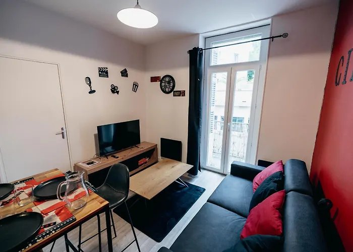 Le Sejour Cine-proche Du Centre-wifi-parking شقة لورد